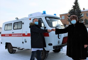 ПАО «Юнипро» подарило Шарыповской районной больнице новый автомобиль скорой помощи