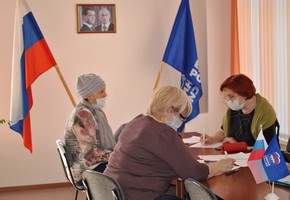 Депутат Законодательного Собрания Вера Оськина провела прием шарыповцев по личным вопросам