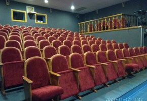 В городском театре зрителей ждут новые кресла