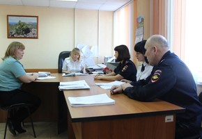 Сотрудники Госавтоинспекции провели рабочее совещание с представителями службы судебных приставов