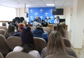 Шарыпово будущие юристы прошли стажировку в отделе полиции