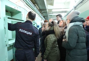 В Шарыпово «Студенческий десант» высадился в изоляторе временного содержания