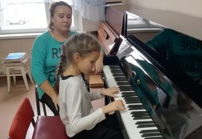 Шарыповская детская школа искусств получила новое пианино