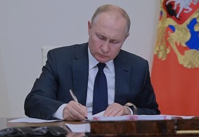 Владимир Путин подписал указ о единовременной выплате пенсионерам