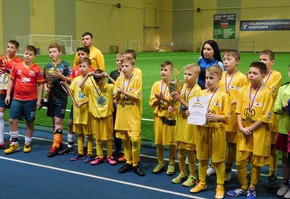 Хорошее начало спортивного года: детская футбольная команда «Сибирь» из Шарыпово стала бронзовым призером краевого турнира по мини-футболу на призы СУЭК