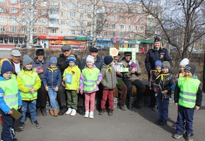 В парке «Энергетиков»  самые юные шарыповцы поздравили прохожих с 9 Мая